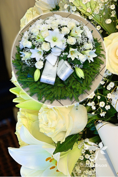 matusepärg kuuseokstega