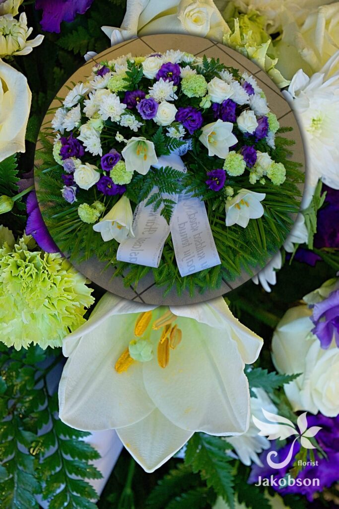 matusepärg kuuseokstega